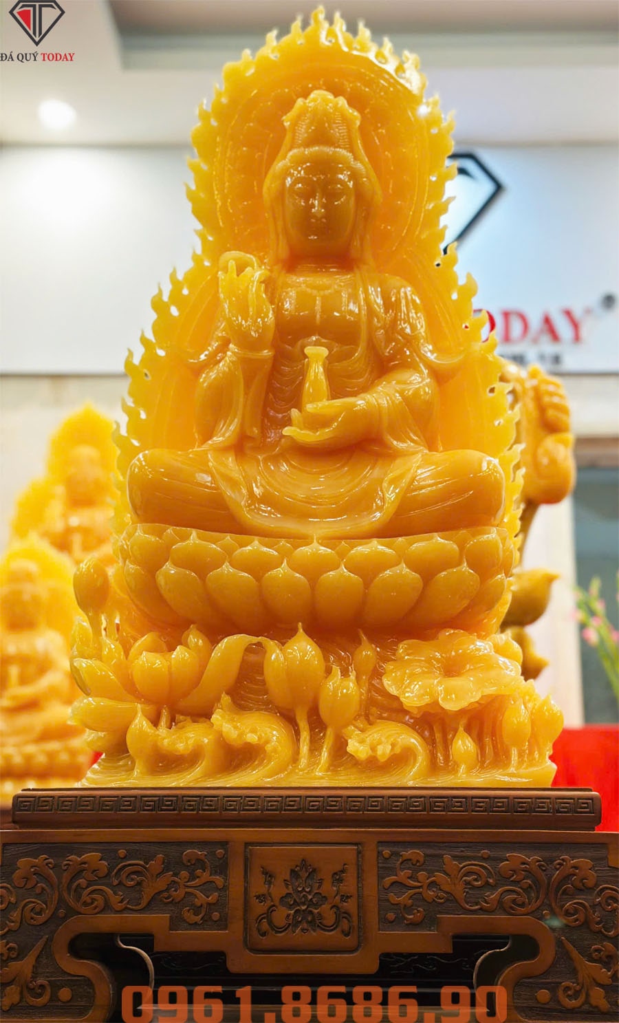 Tượng phật ngọc quan âm bằng ngọc hoàng long